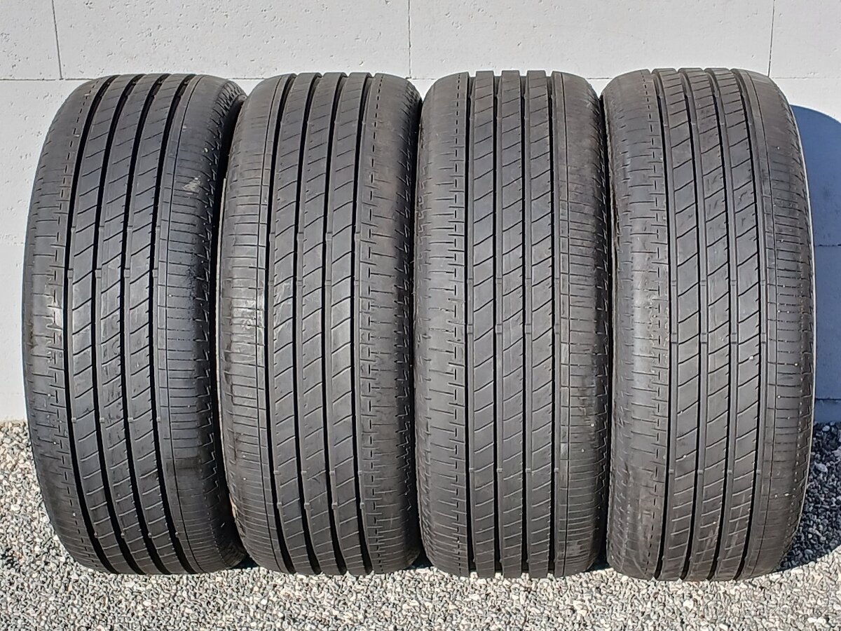 Pěkné letní pneu Bridgestone 215/45/18 vzorek 8mm