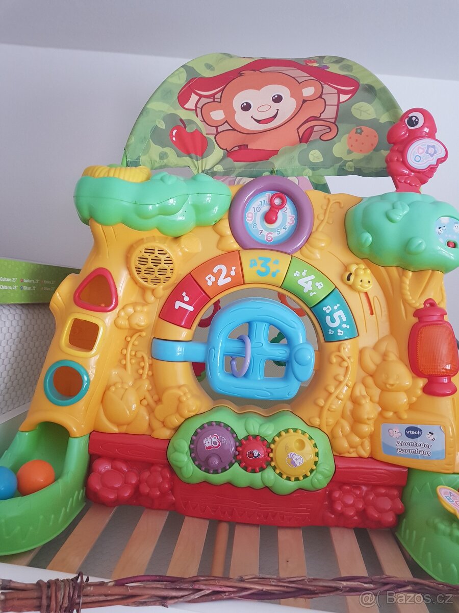Interaktivní domeček V-Tech mluvící německy