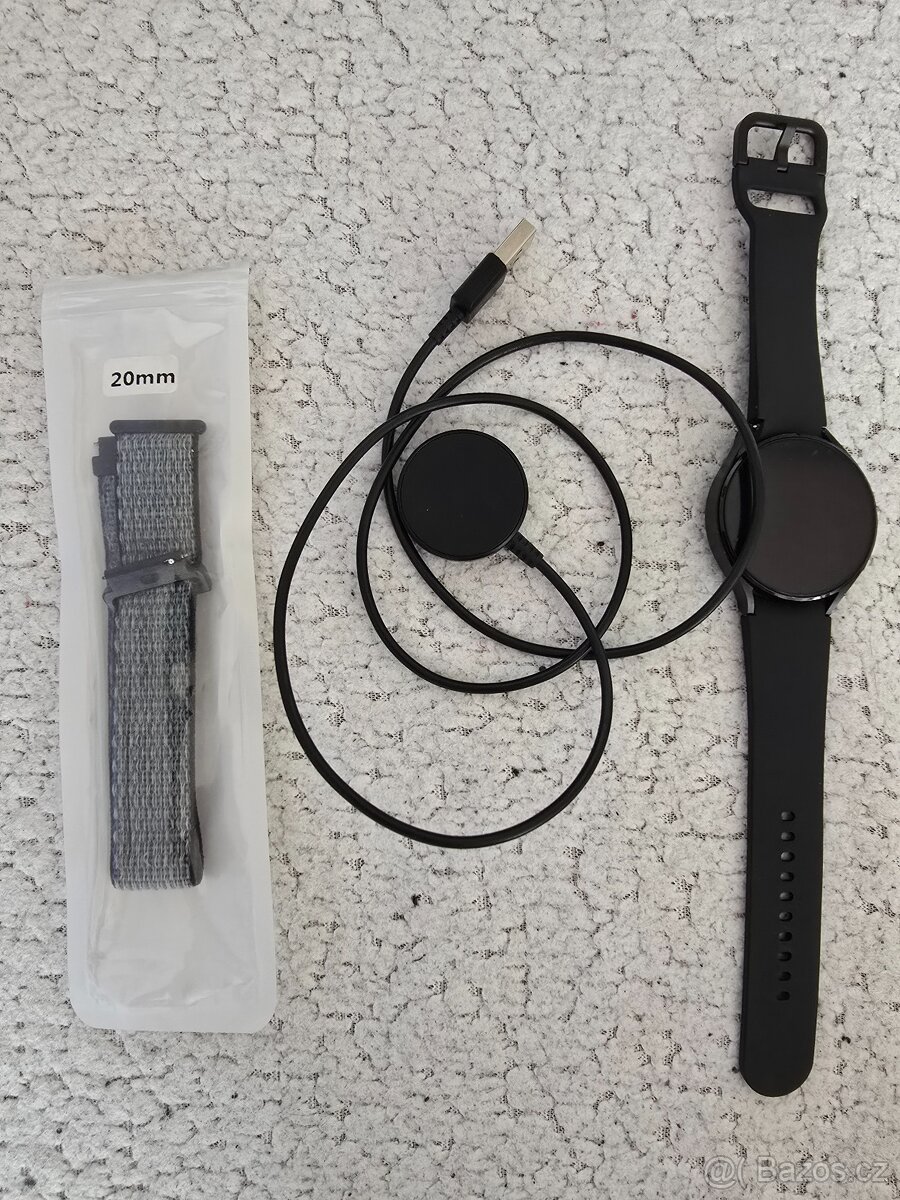 Samsung Galaxy Watch4 44mm černá