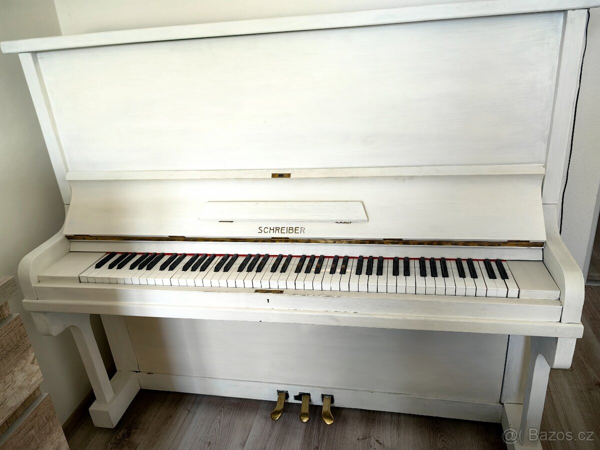 Bílé piano