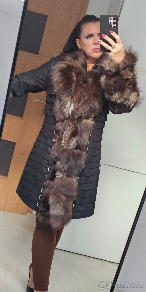 Kožený kabát s pravou kožešinou vel. L
