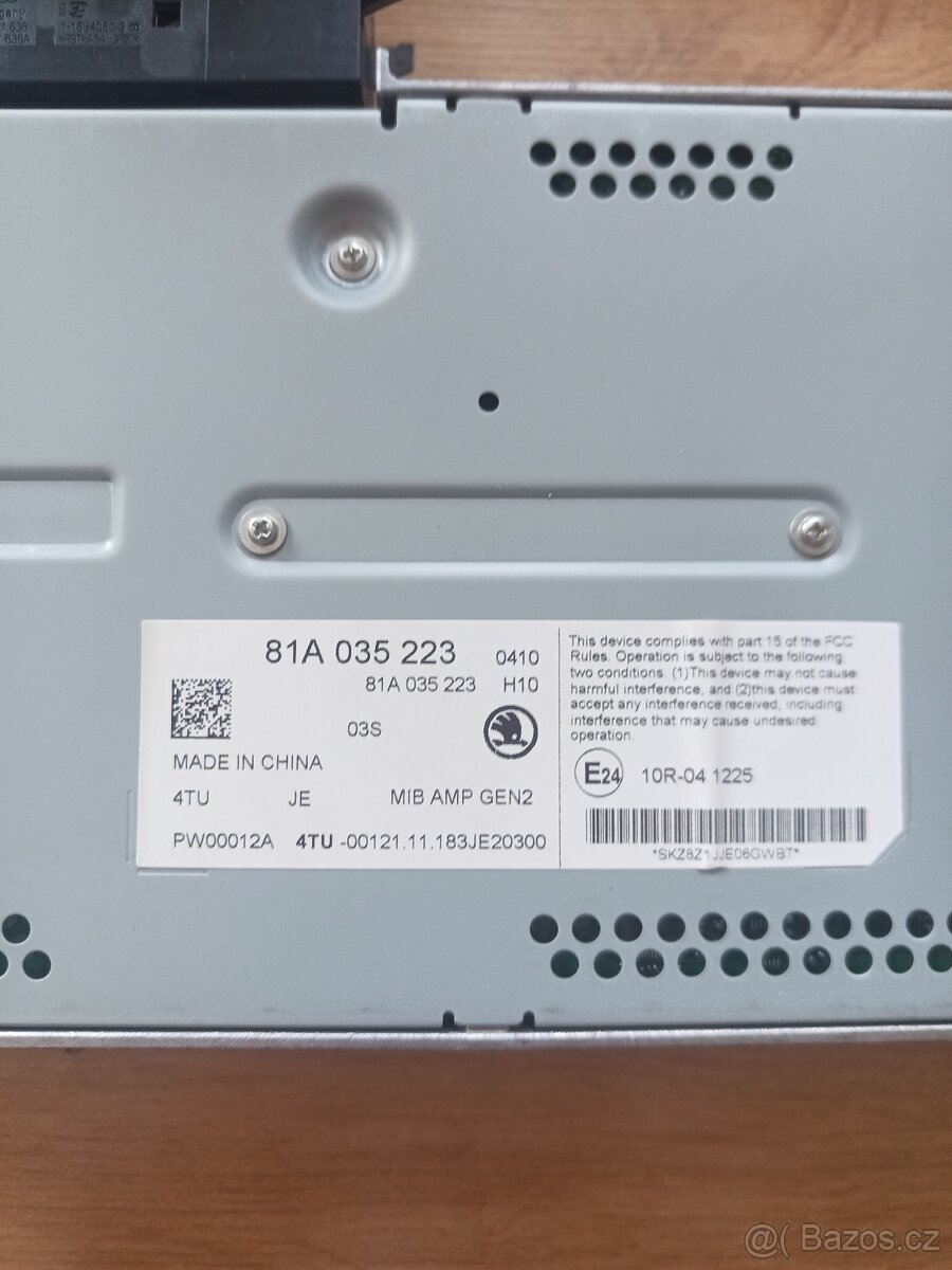 Audio zesilovač Canton Škoda Superb 3