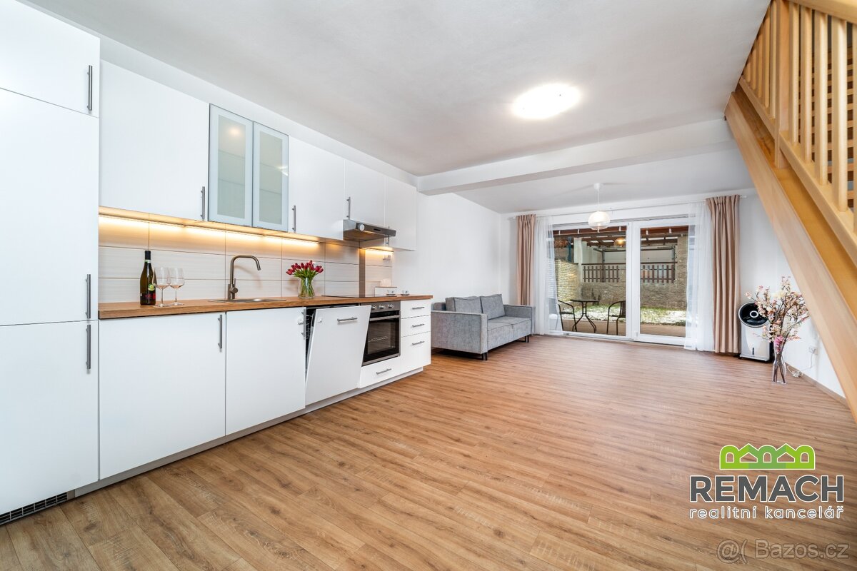 Pronájem, byt 3+kk, 110m2 Staré Město, ev.č. 03374