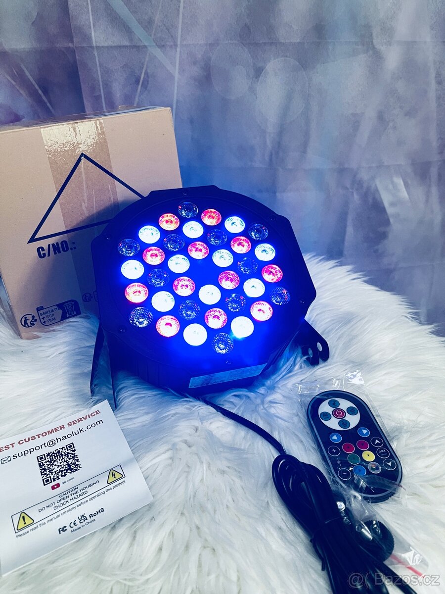 Jevištní reflektor LED světlo s dálkou