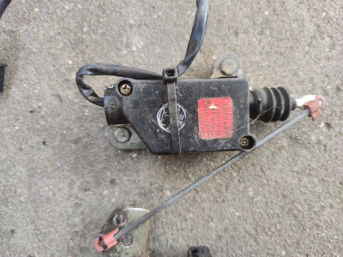 Kia Sportage I zámky dveří