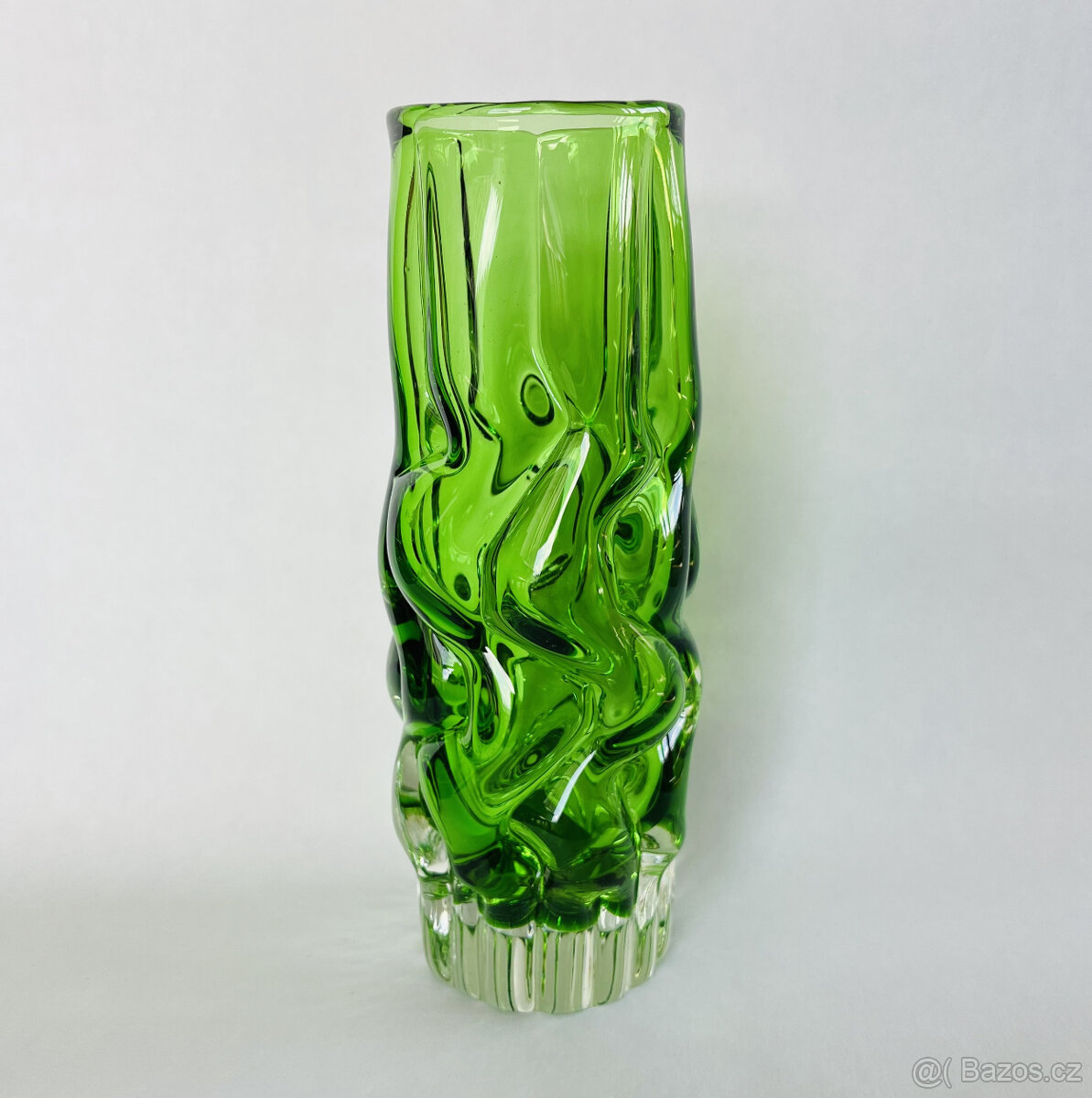 Váza Mozek 24.5 cm, zelené hutní sklo, Pavel Hlava