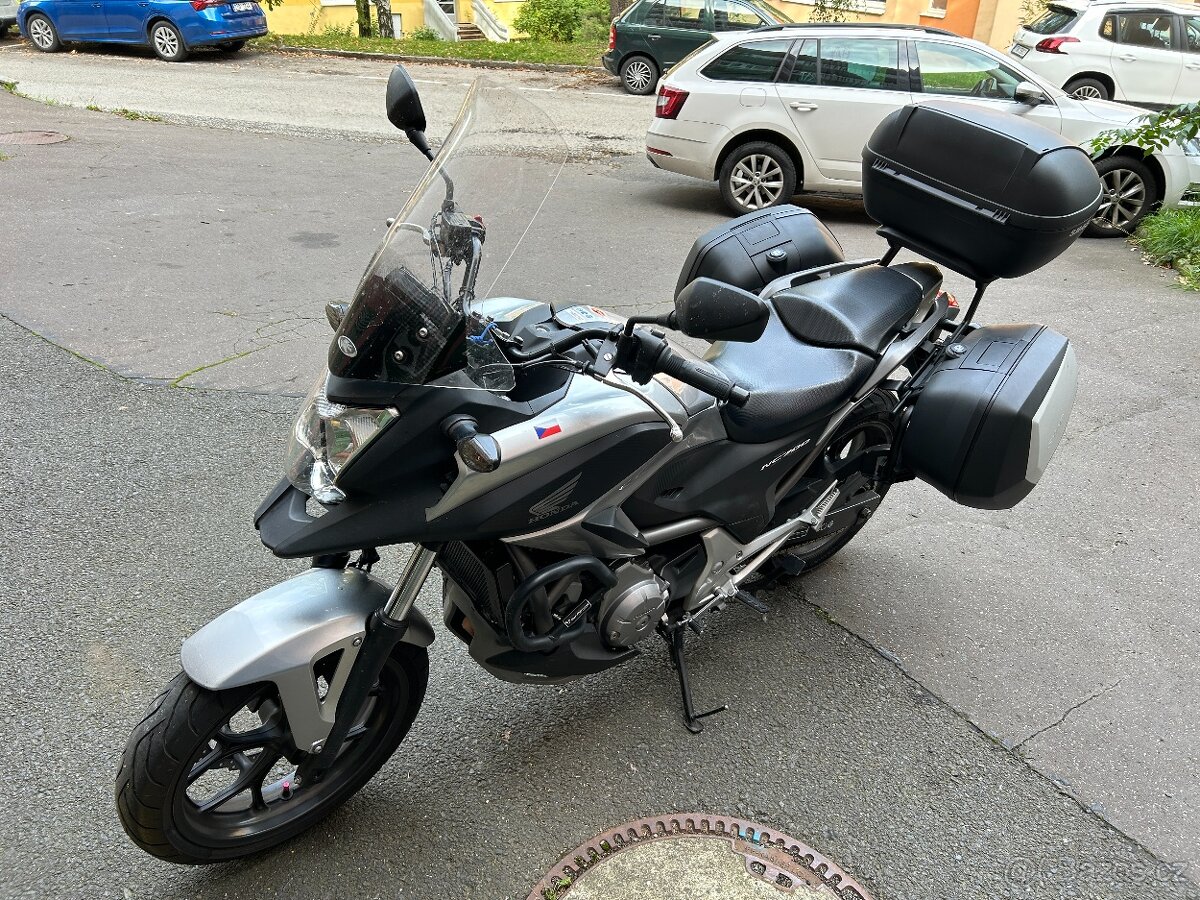 Honda NC700X, 2014, ČR, vel. servis, nový laďák...