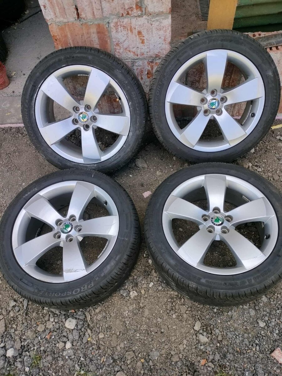 ☀️4ks alu disky orig. Škoda 5x100 R17 pneu 225/45 r17