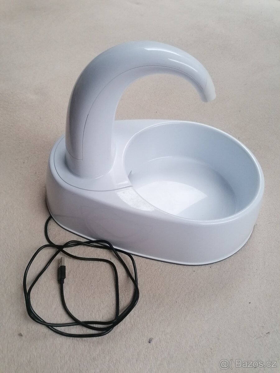 Fontánka na pití pro kočky