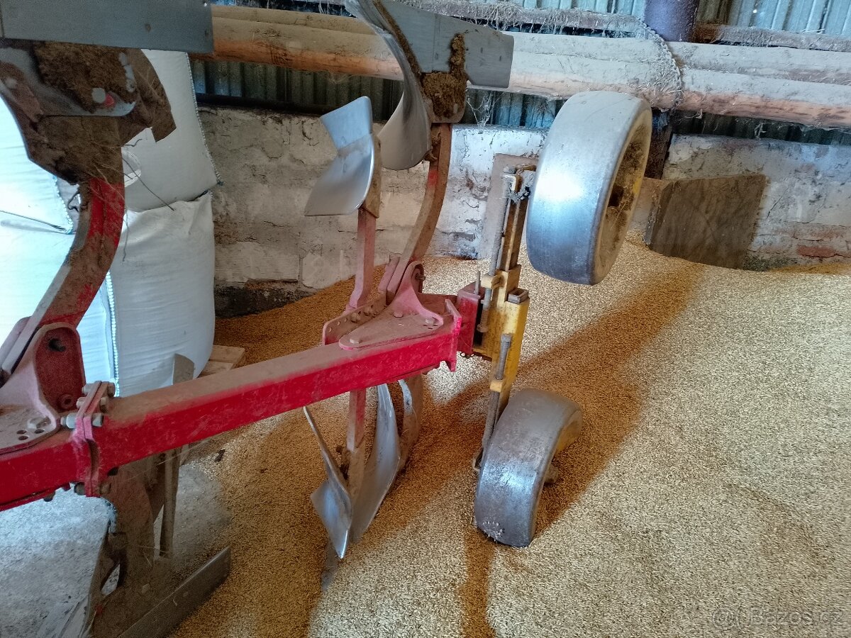 Pluh poettinger servo nova 25