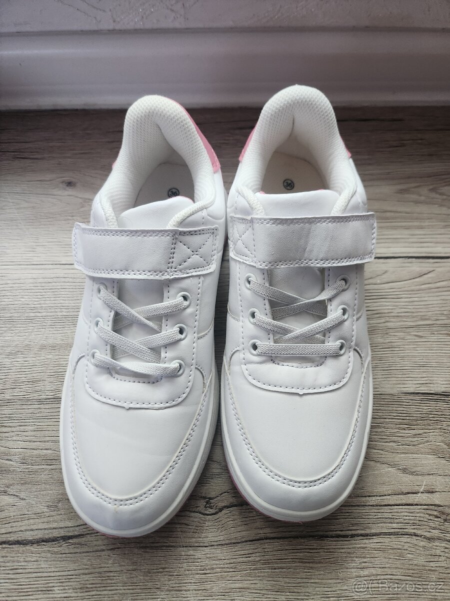 Prodam divci botasky top stav vel.36