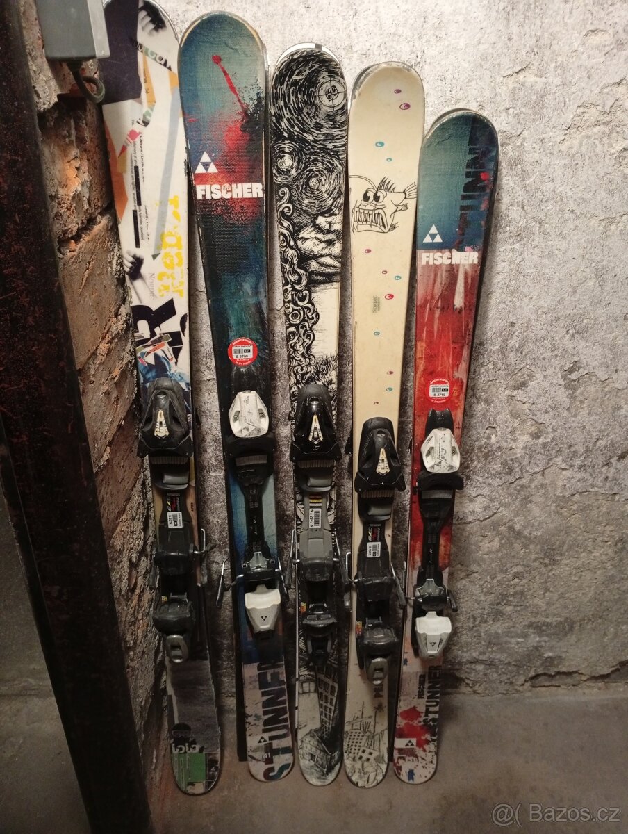 Výprodej juniorské freestyle lyže