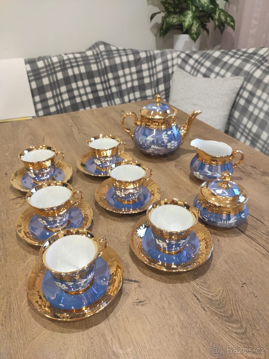 Porcelánový servis modro zlatý