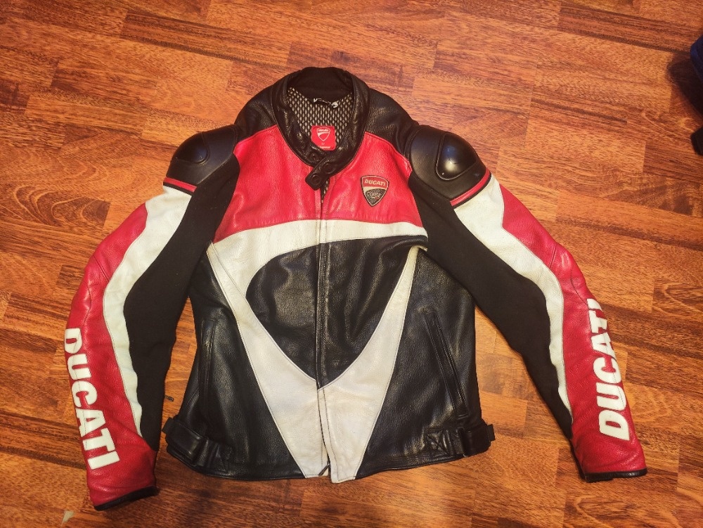 Kožená bunda Ducati