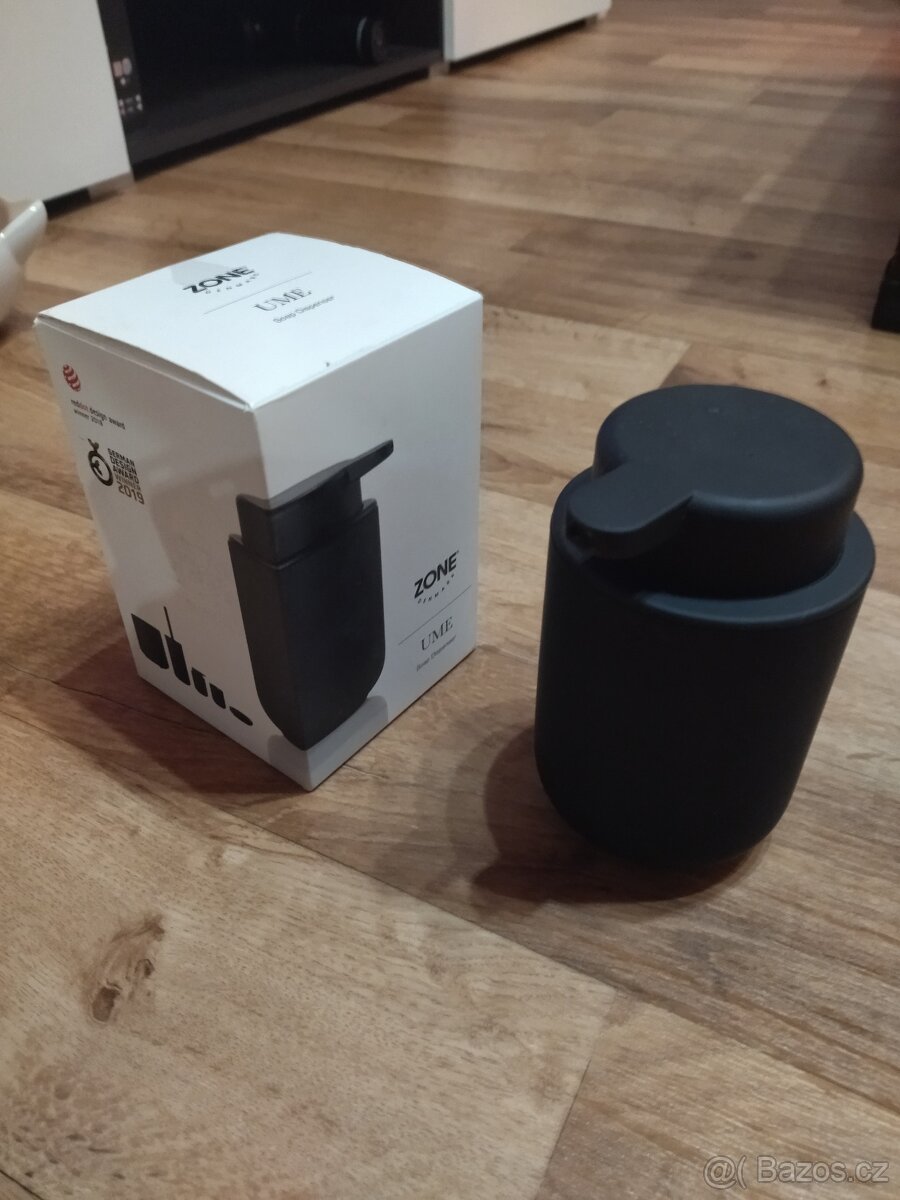 Dávkovač na mýdlo, šampon, kondicionér