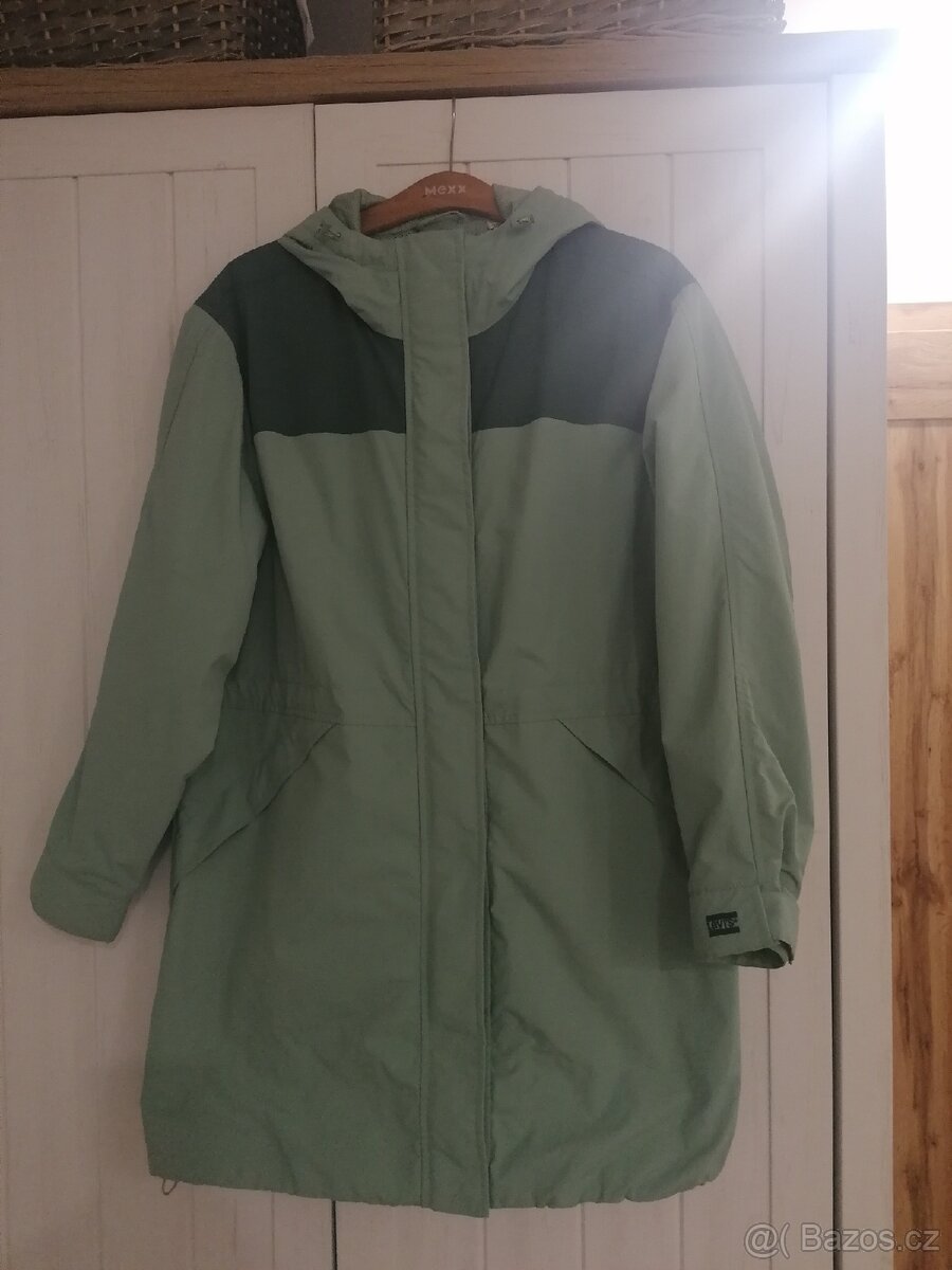 Dámská nepromokavá parka Levis.