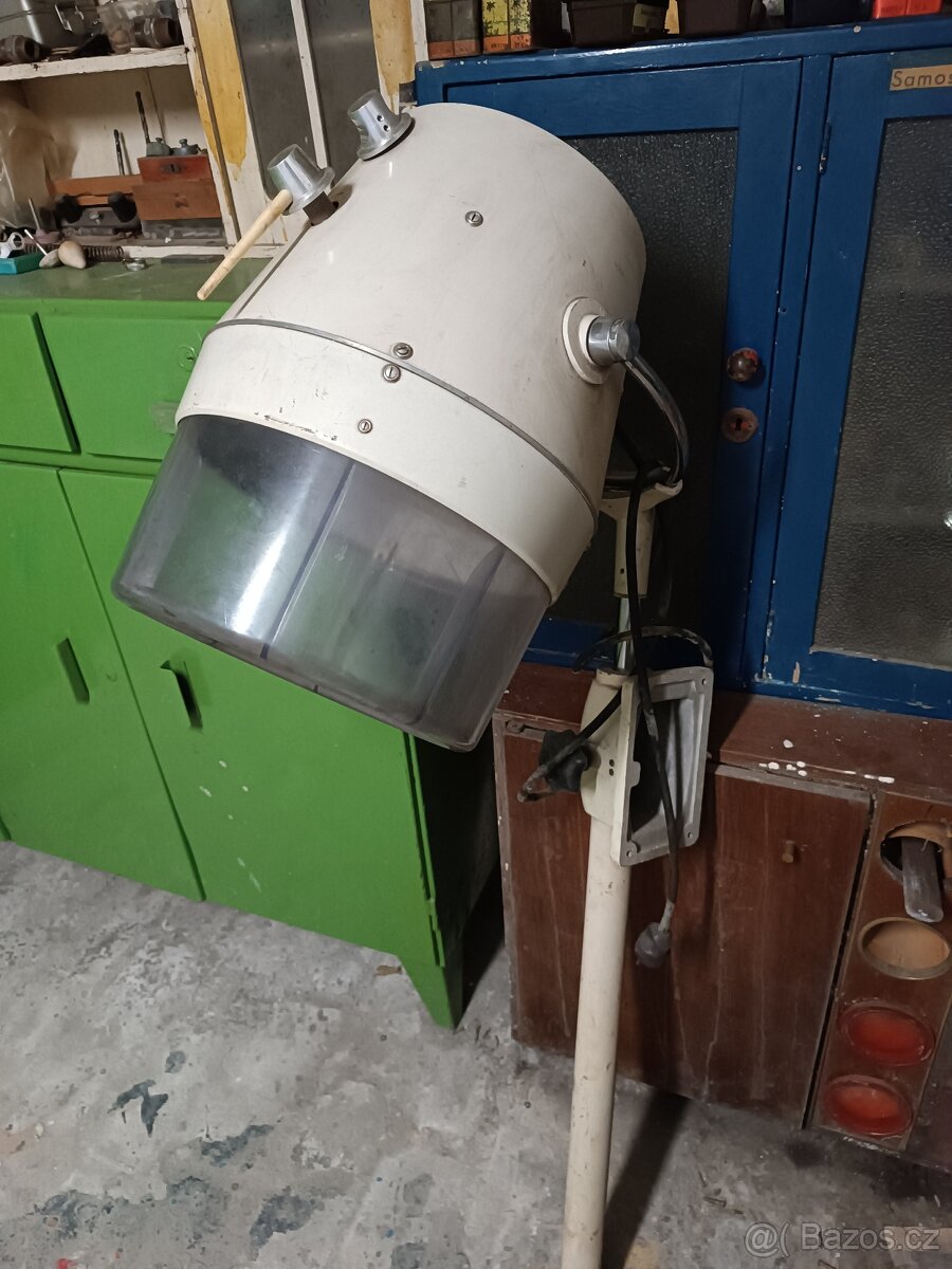 Prodám sušák na vlasy helma,