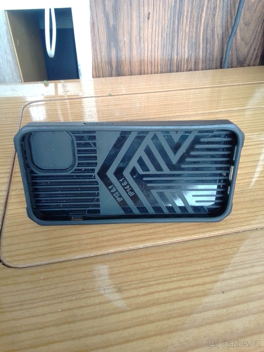 Pouzdro na mobil iPhone 12