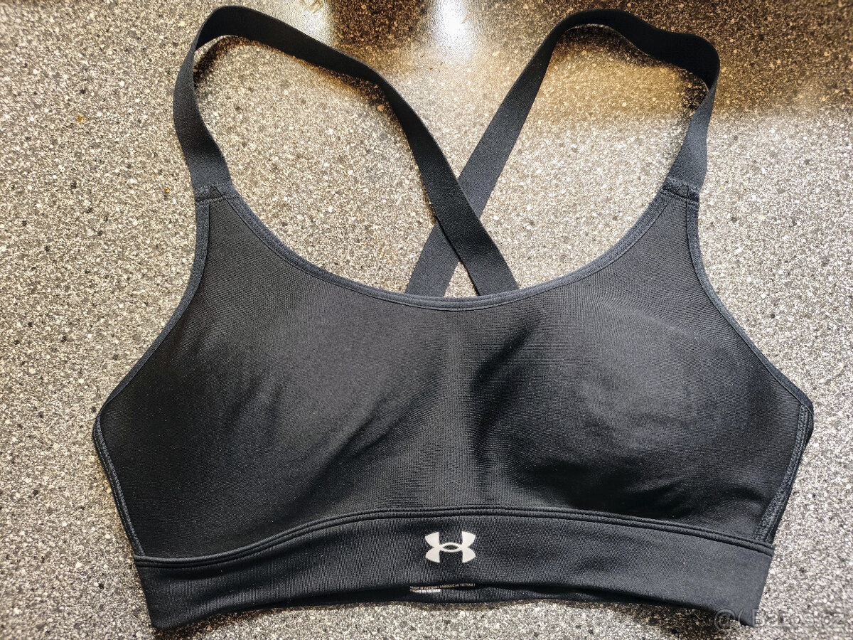 Under Armour- Podprsenka-velikost S