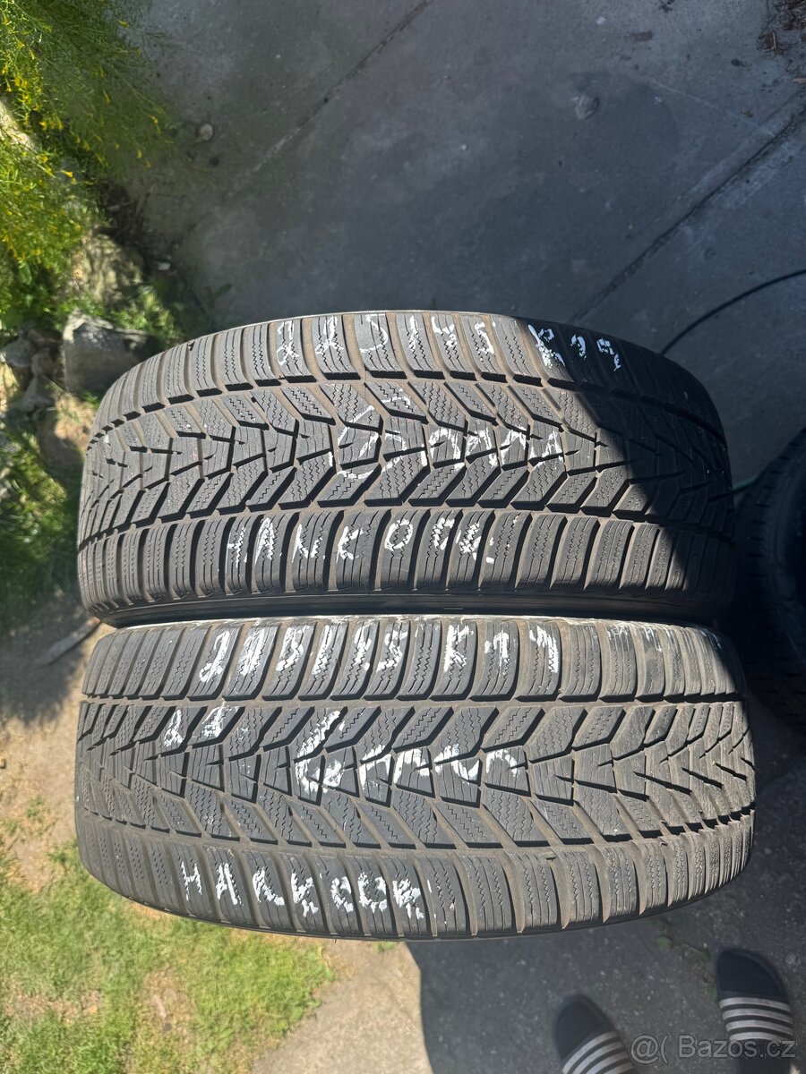 Zimní pneu 2x225/45 R19 Hankook