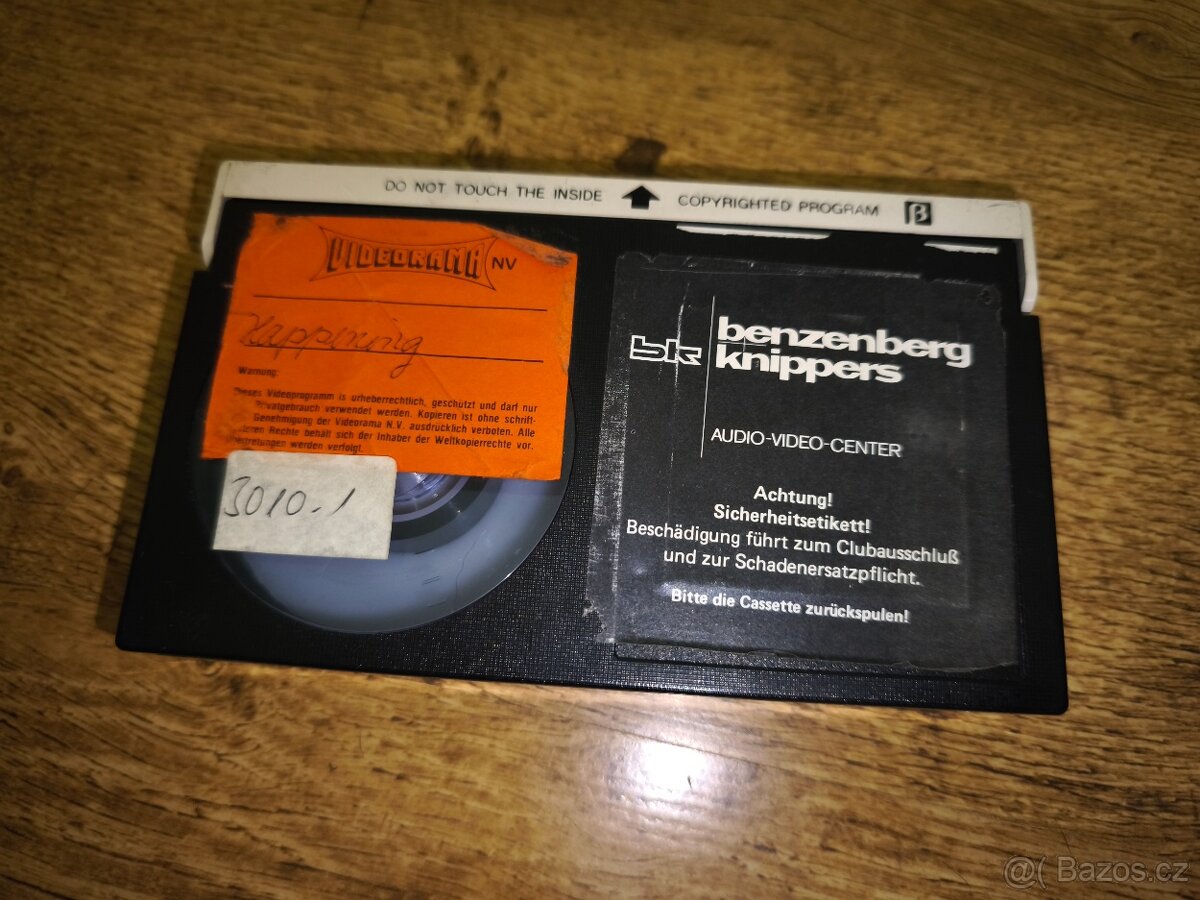 Videokazeta Betamax s legendárním porno filmem Happening,čti