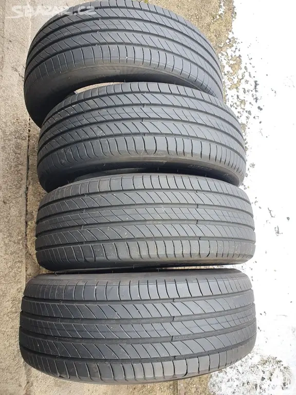 Prodám hezkou sadu starších letních pneu 205/55R17