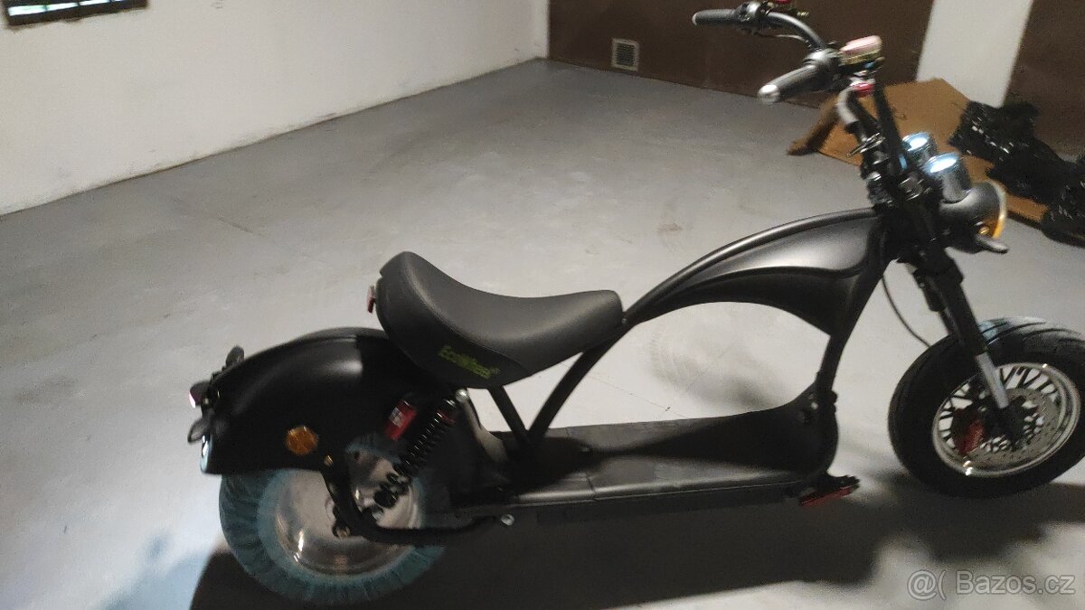 Koloběžka nebo elektromotorka nevím jak dnes pojmenovat