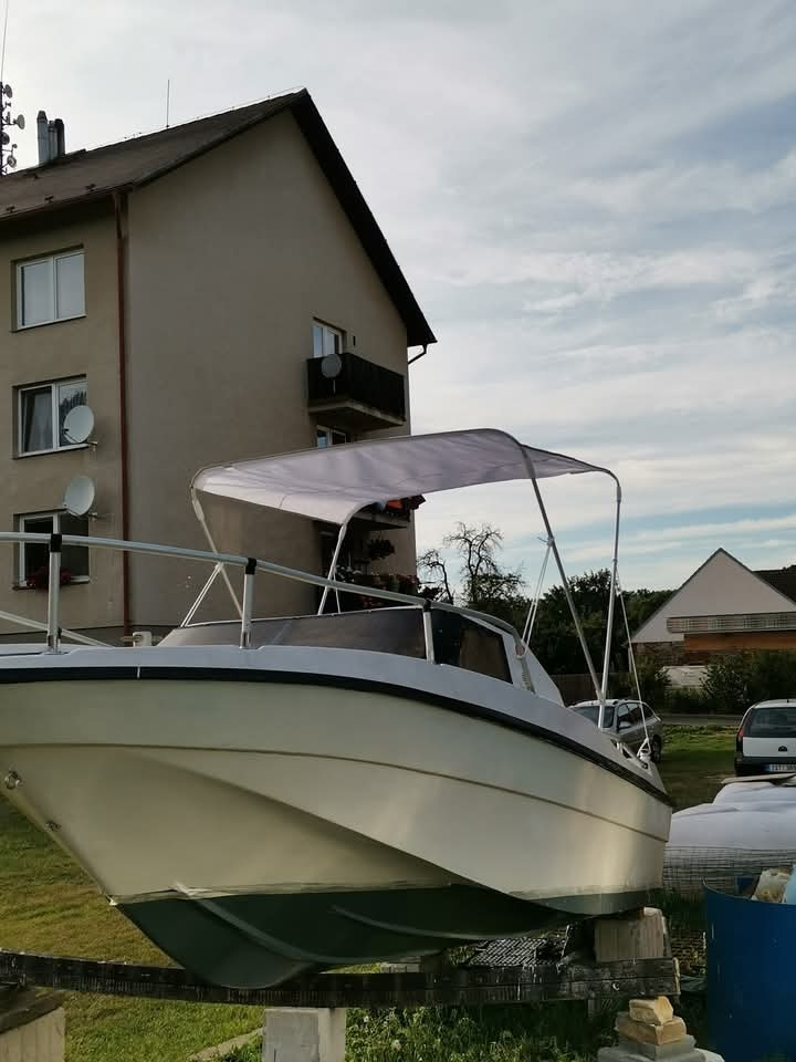 Loď Kajutová Rio — 500 Onda