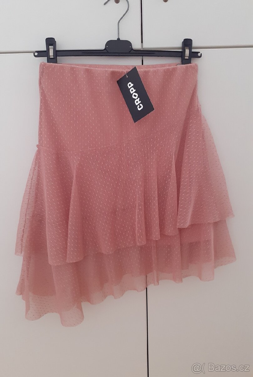 Růžová sukně s volánem Cropp