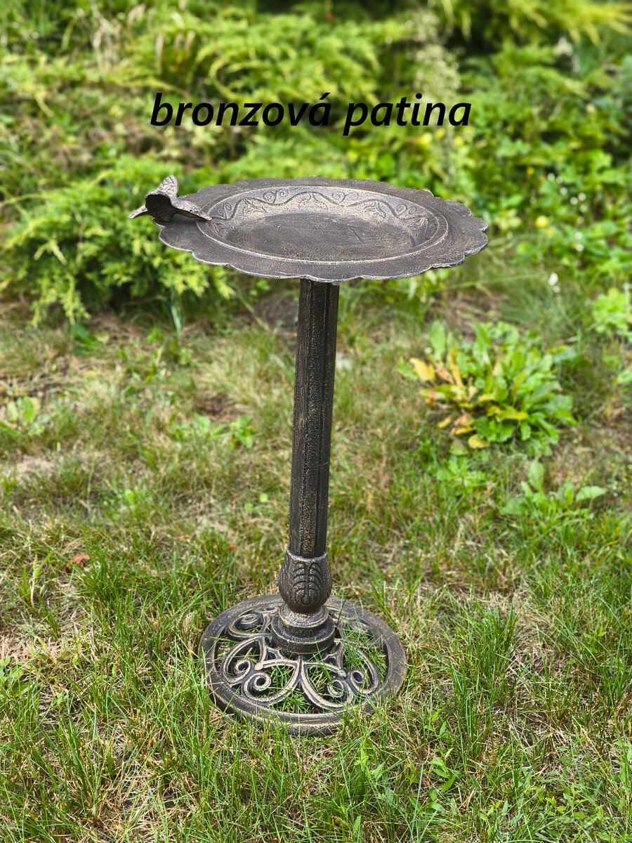 Litinové pitko pro ptáčky a hmyz