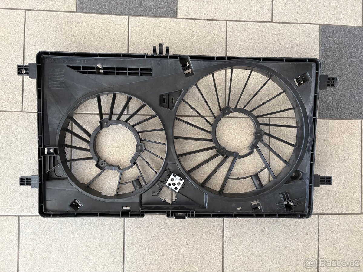 Držák ventilátorů Renault Master III