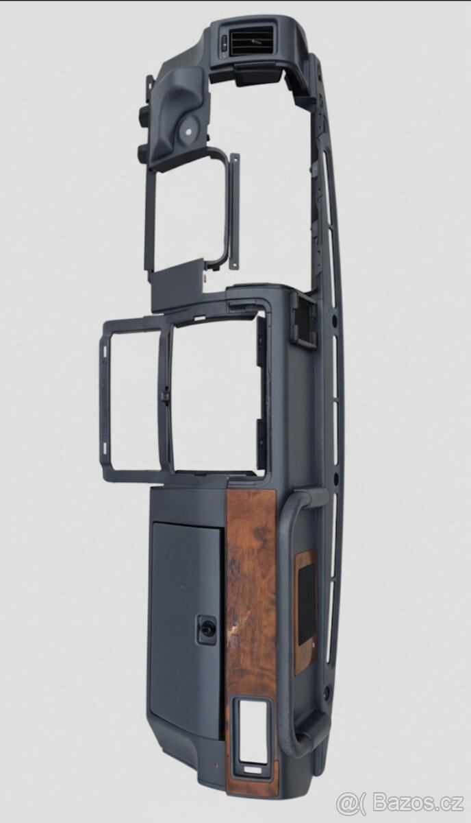 Nissan Patrol gr y60 přístrojová deska