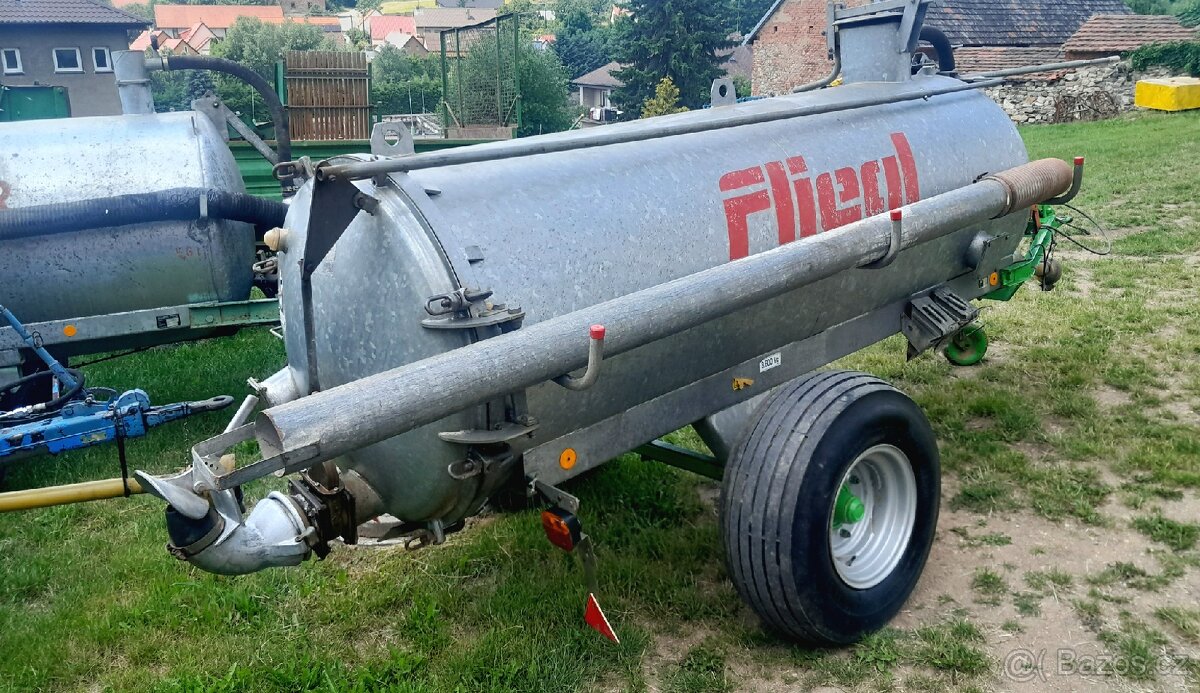 Fliegl fekál 3000L oboustranný pozink. uloženka