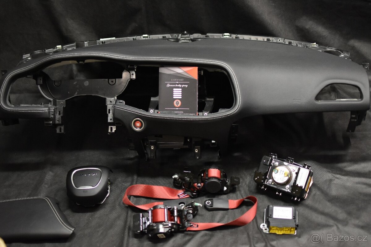 Airbag bezpečnostní pás palubní deska