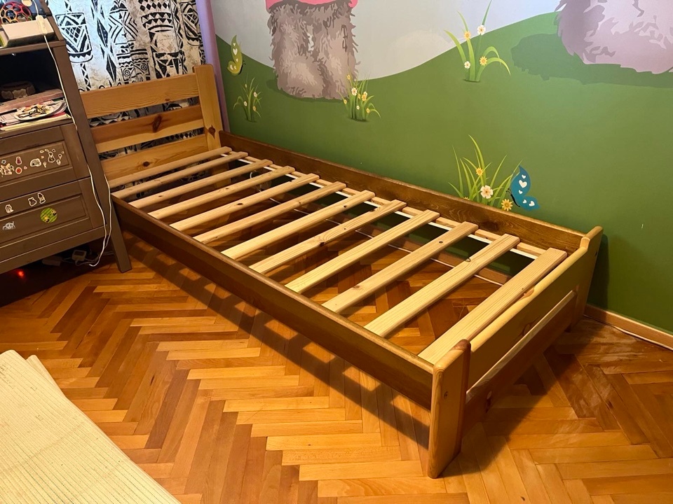 Dětská postel z masivu – 86×206 cm