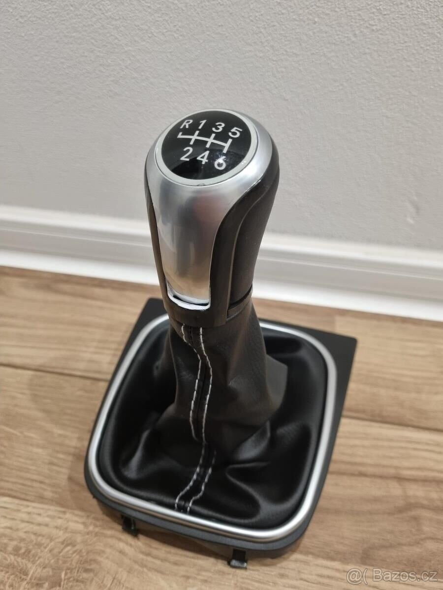 Kožená radaca páka s bilym šitím