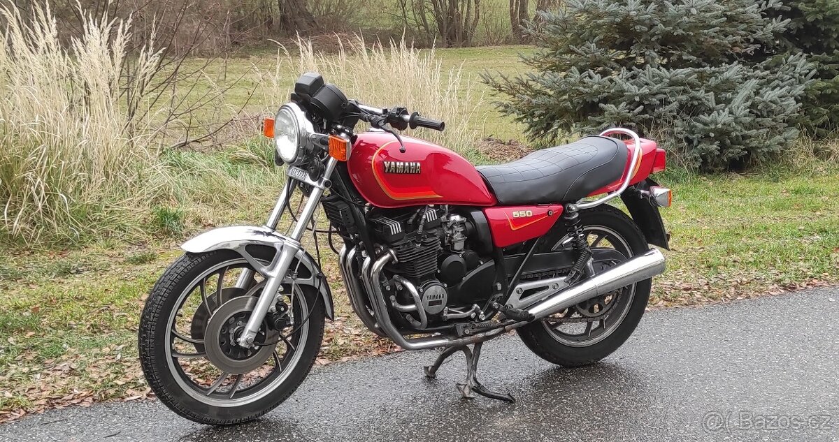 Yamaha XJ 550