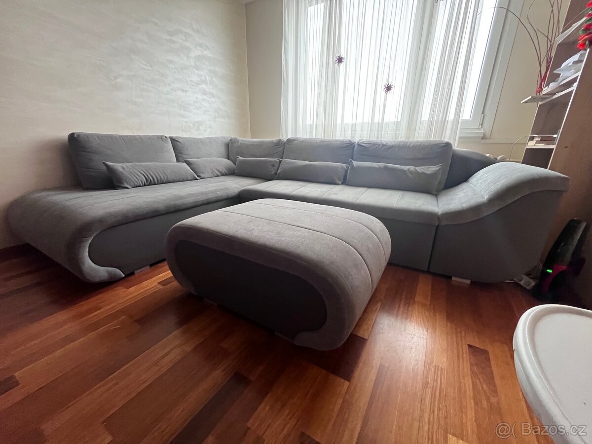 Rohová sedačka rozkládací + taburet