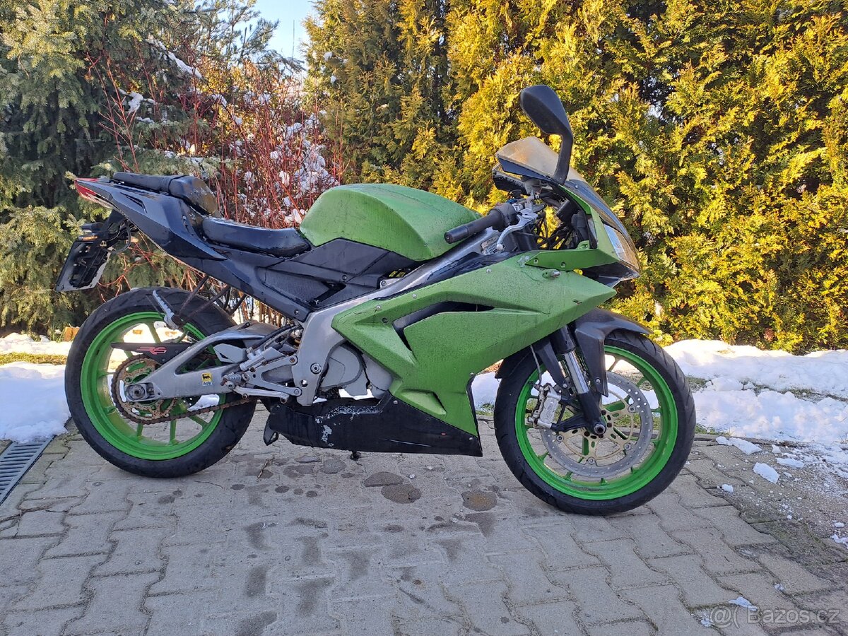 Aprilia rs 125 na Díly