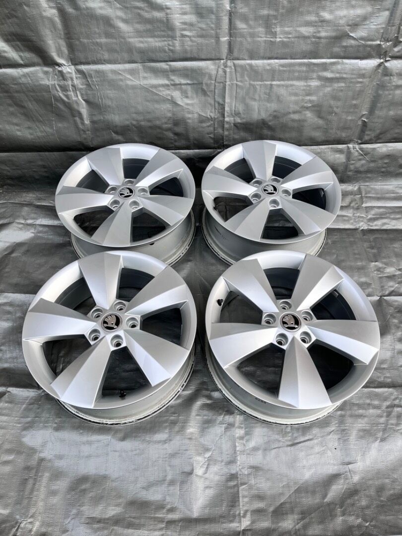 5x112 R17 originální alu disky Škoda Kodiaq 2018 - TOP STAV