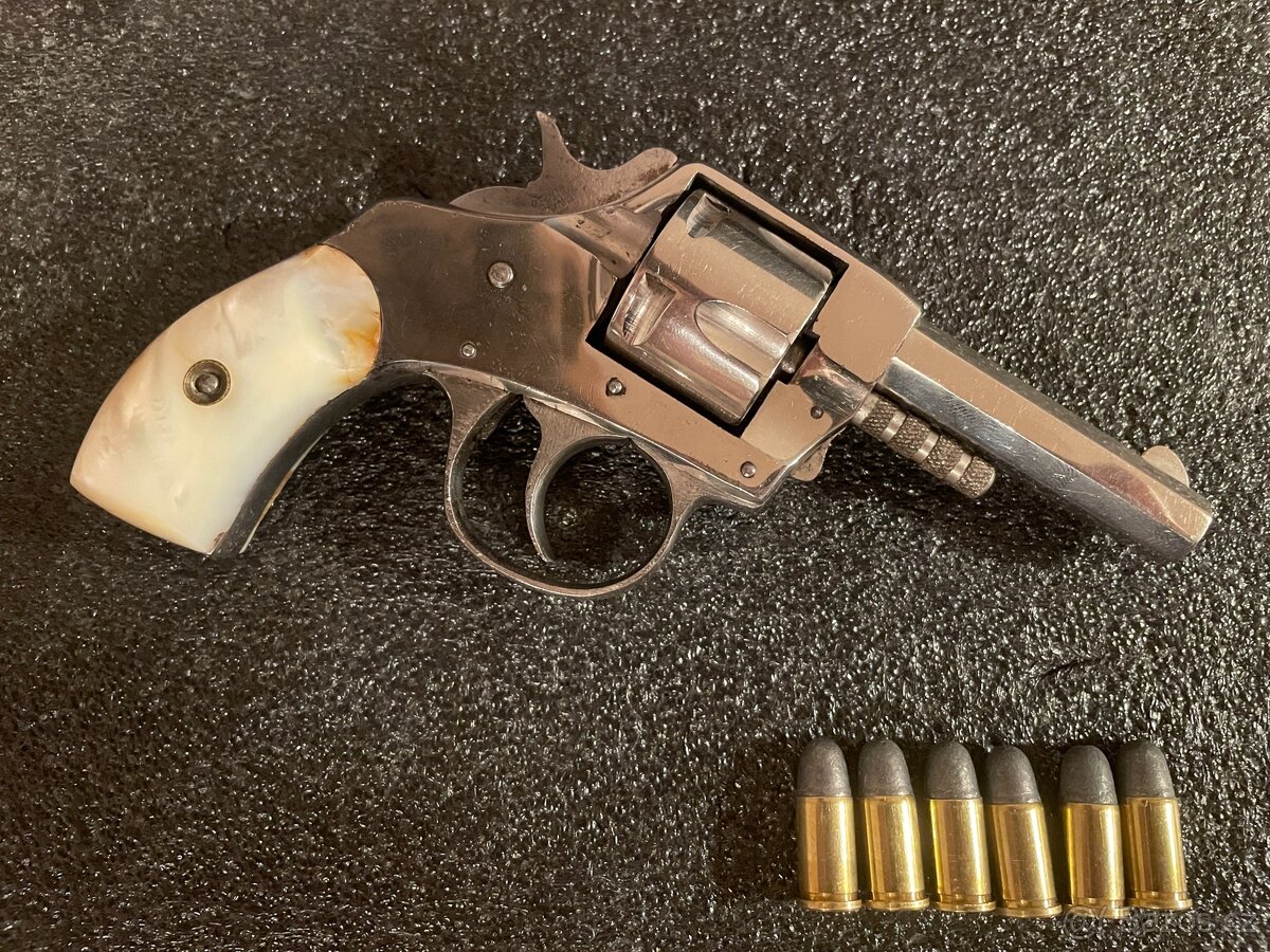 Iver Johnson Boston Bulldog – výborný stav, funkční