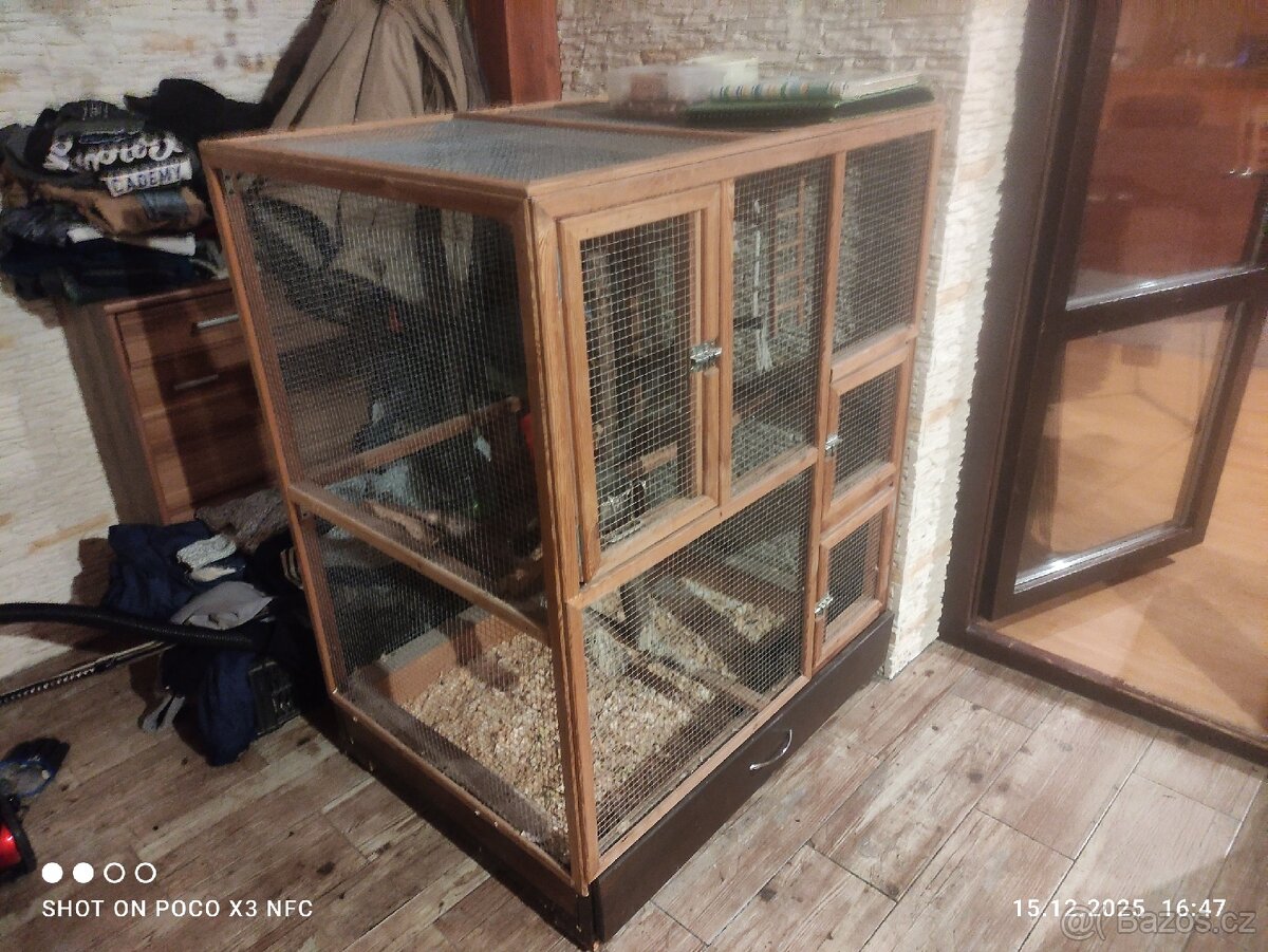 Domácí klec pro ptactvo