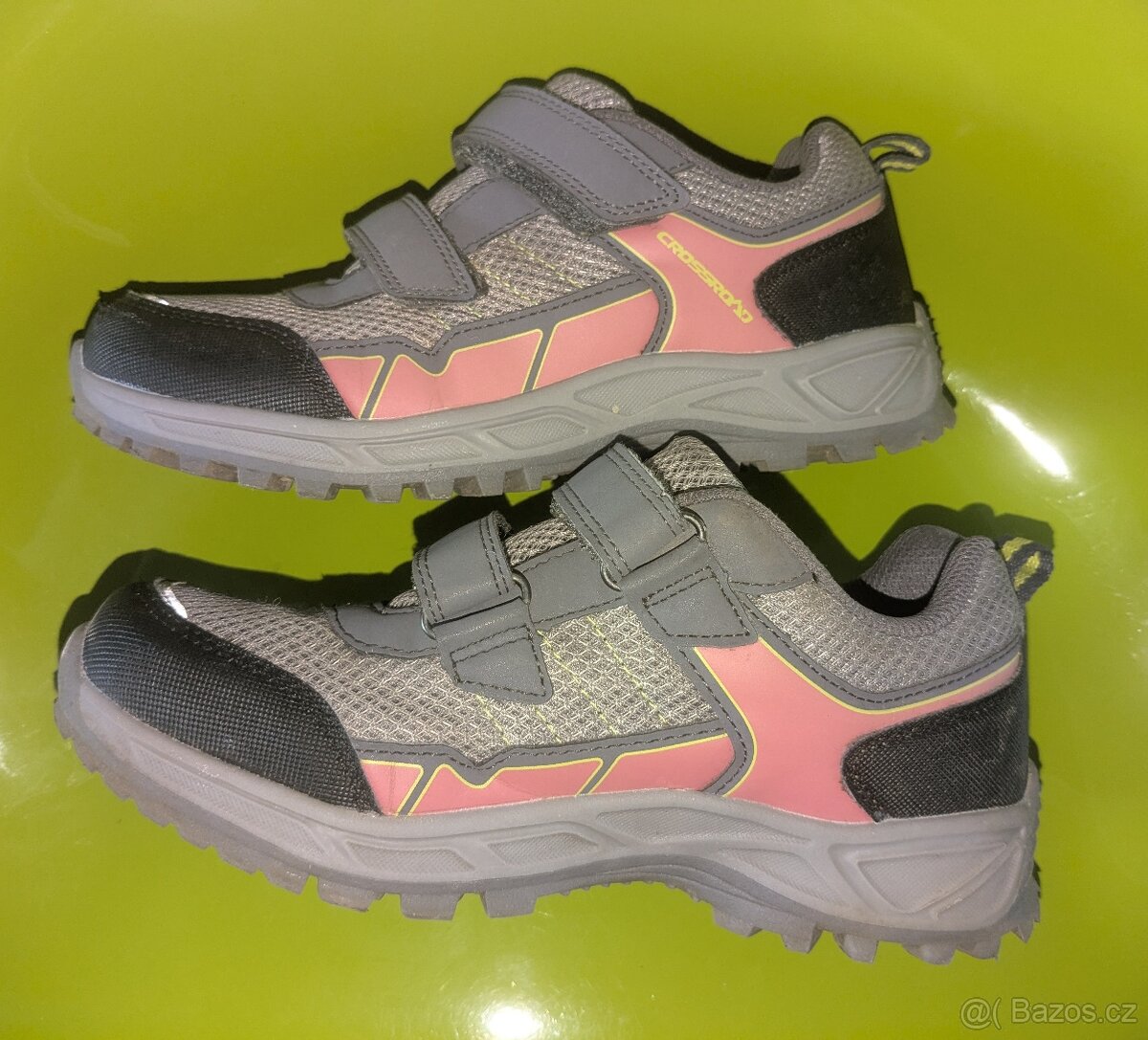 Trekové boty, tenisky - vel 35