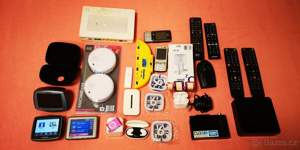 DVB-T 2x Sencor + SetTopBox s HDD 2x Garmin + TomTom + DVB-T