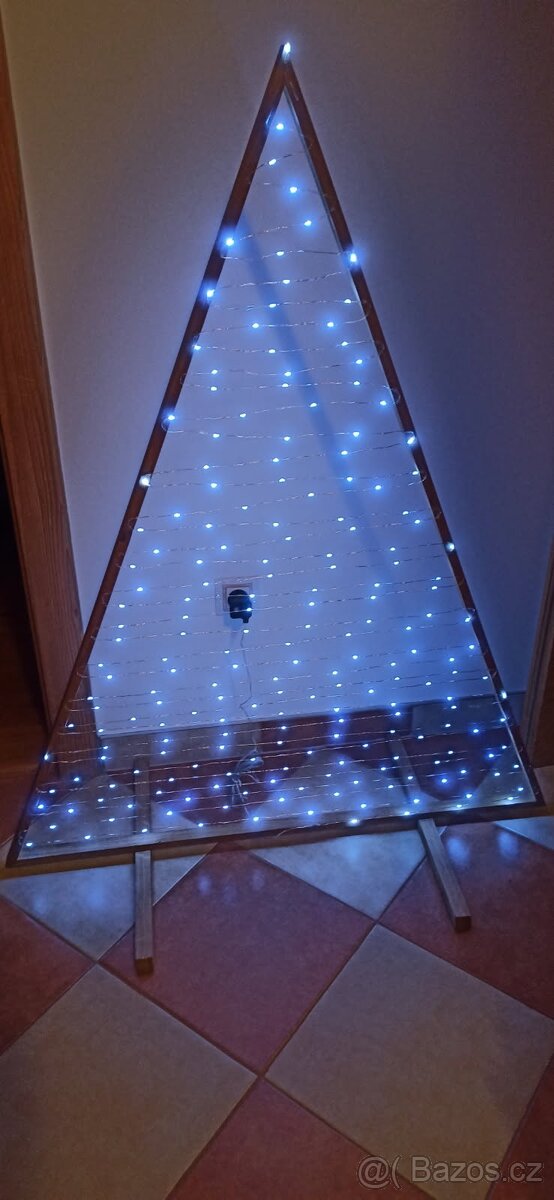 Vánoční led stromeček