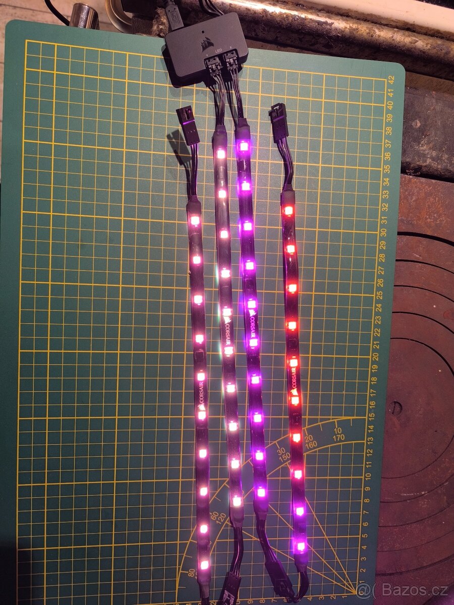 Led pásky Corsair mode pro