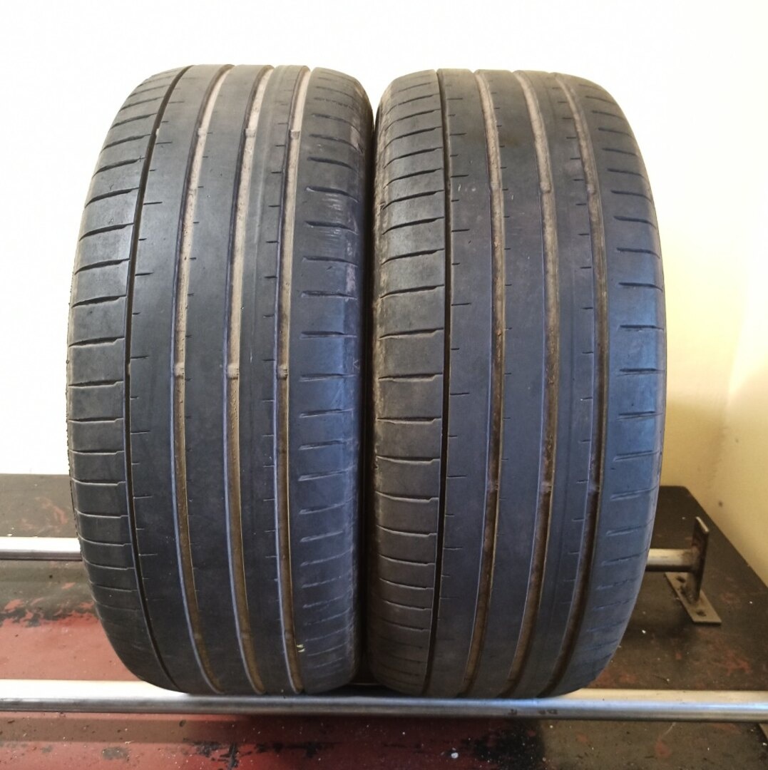 Falken Azenis 235/55 R17 103W 4,5mm