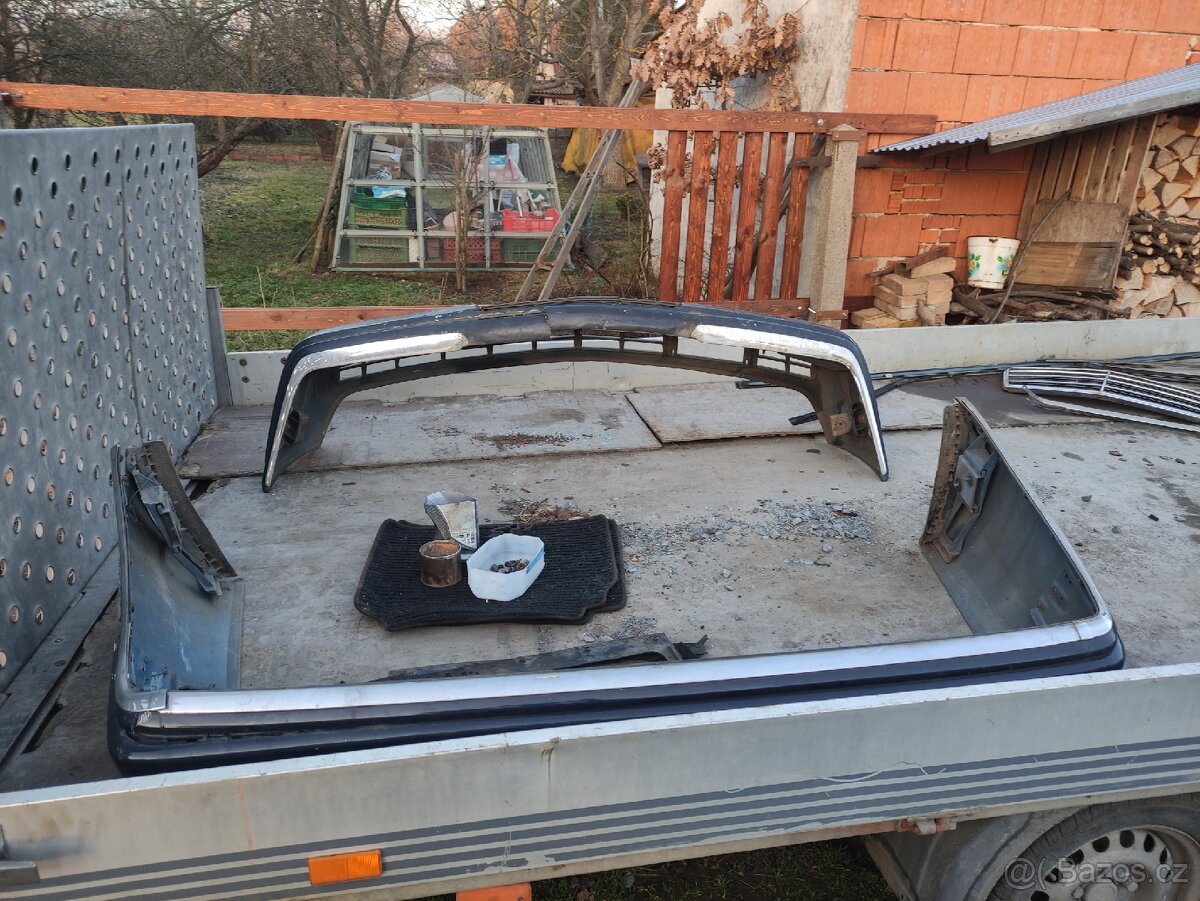 Chromové lišty nárazníku w124