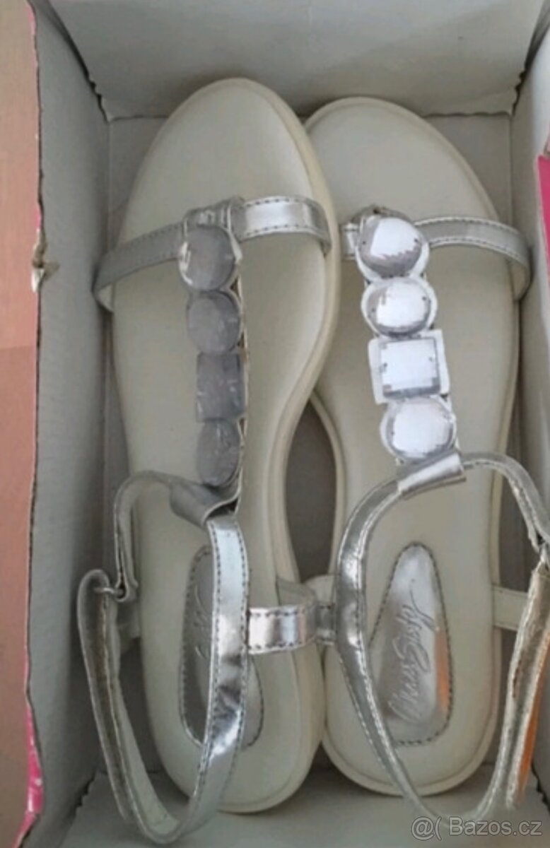 Bílé , stříbrné sandály s kamínky Miss Sixty, vel.36