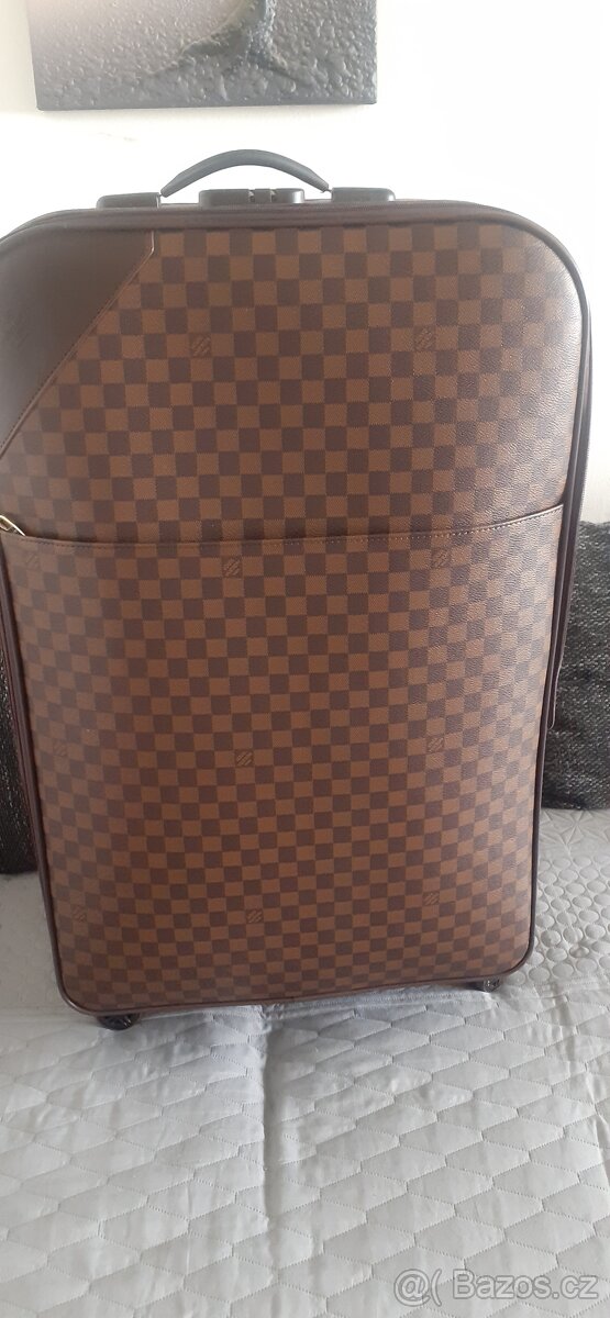 Velký hnědý kostkovaný kufr Louis Vuitton
